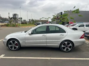 Photo - Mercedes-Benz C180 2005 Argenté