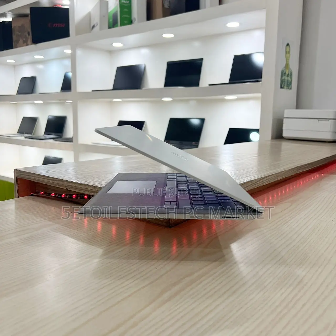 New Microsoft Surface Laptop 8GB Intel Core I5 SSHD (Hybrid) 256GB