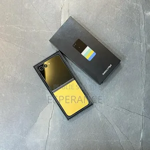 Photo - New Samsung Galaxy Z Flip 5 512 GB Jaune