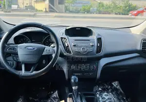 Ford Escape SE 4x4 2018 Gris