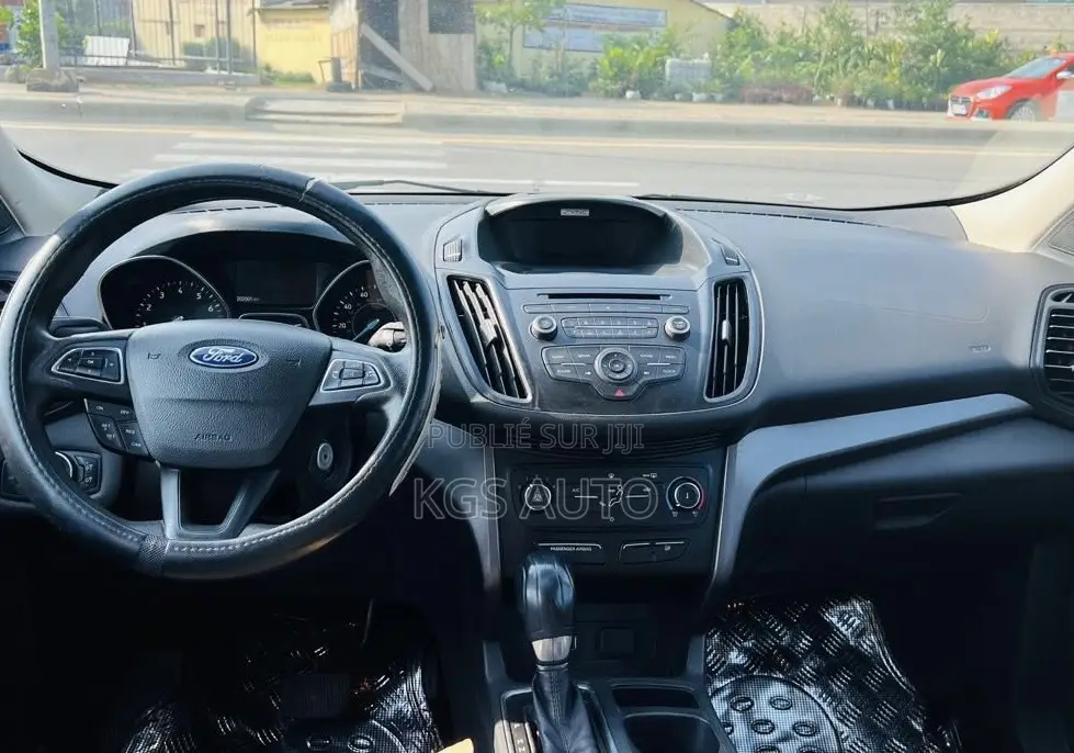 Ford Escape SE 4x4 2018 Gris