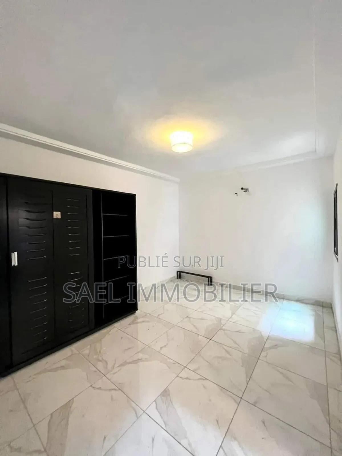 2chbre Appartement dans Sael, Cocody à Louer