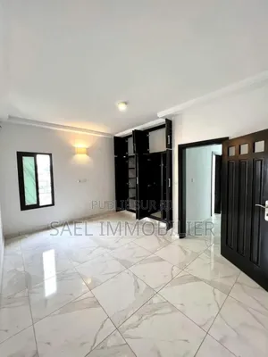 2chbre Appartement dans Sael, Cocody à Louer