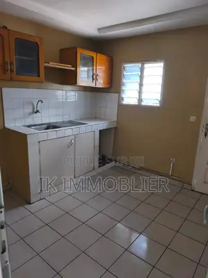 3chbre Villa dans Ik Immobilier, Cocody à Vendre