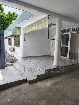 3chbre Villa dans Ik Immobilier, Cocody à Vendre