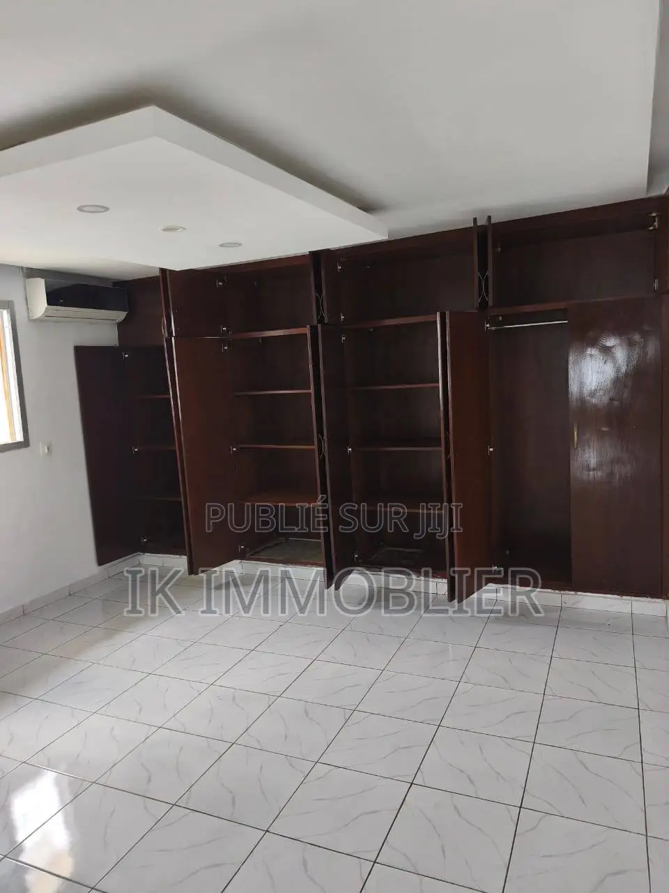 3chbre Villa dans Ik Immobilier, Cocody à Vendre