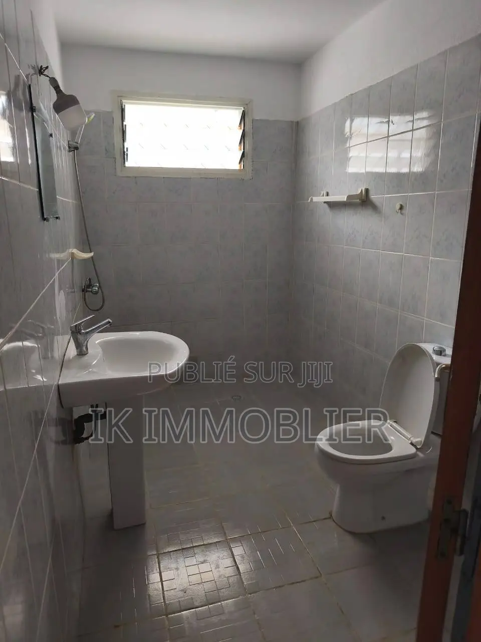 3chbre Villa dans Ik Immobilier, Cocody à Vendre