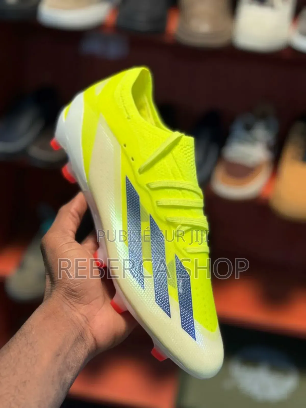 Paires De Crampons Adidas