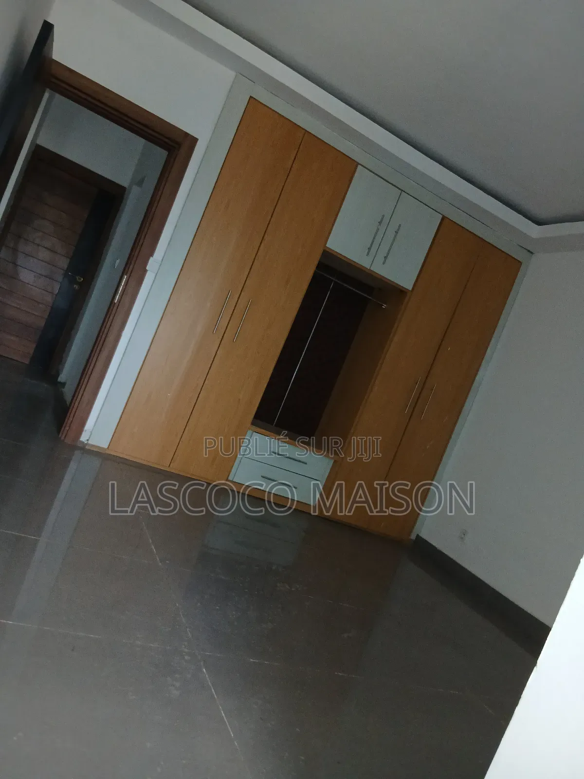 2chbre Appartement dans Lascoco Maison, Cocody à Louer