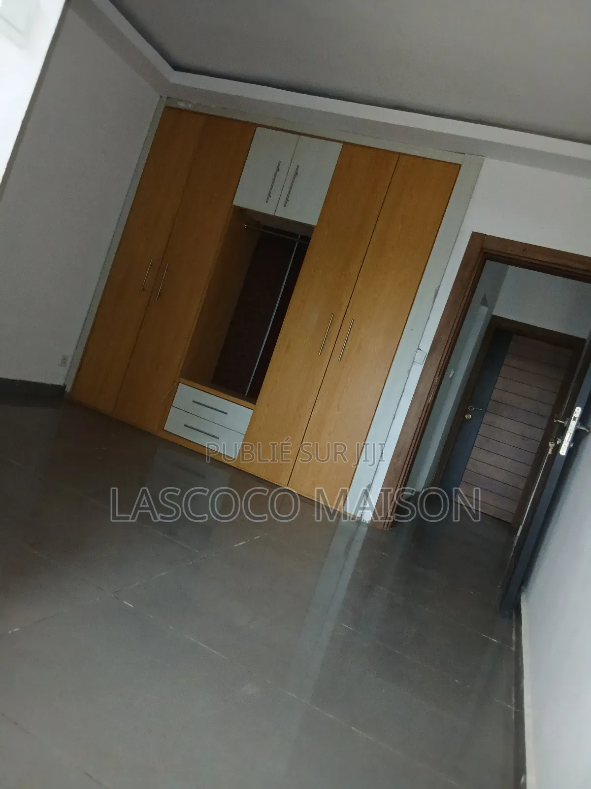 2chbre Appartement dans Lascoco Maison, Cocody à Louer