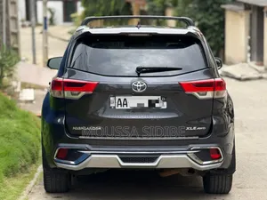 Toyota Highlander Hybrid 2016 Noir