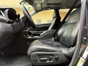 Toyota Highlander Hybrid 2016 Noir