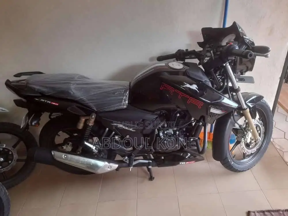 Neuf TVS Apache 180 RTR 2023 Noir
