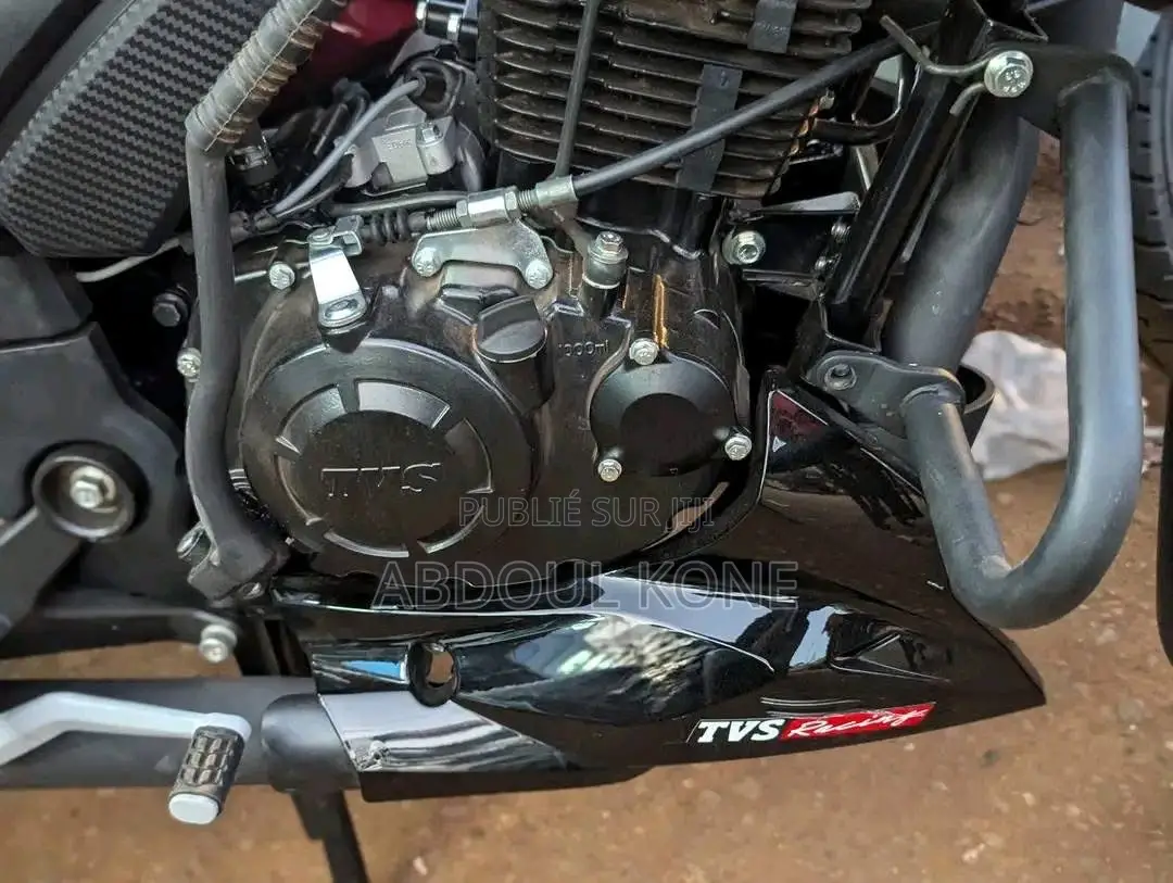 Neuf TVS Apache 180 RTR 2023 Noir
