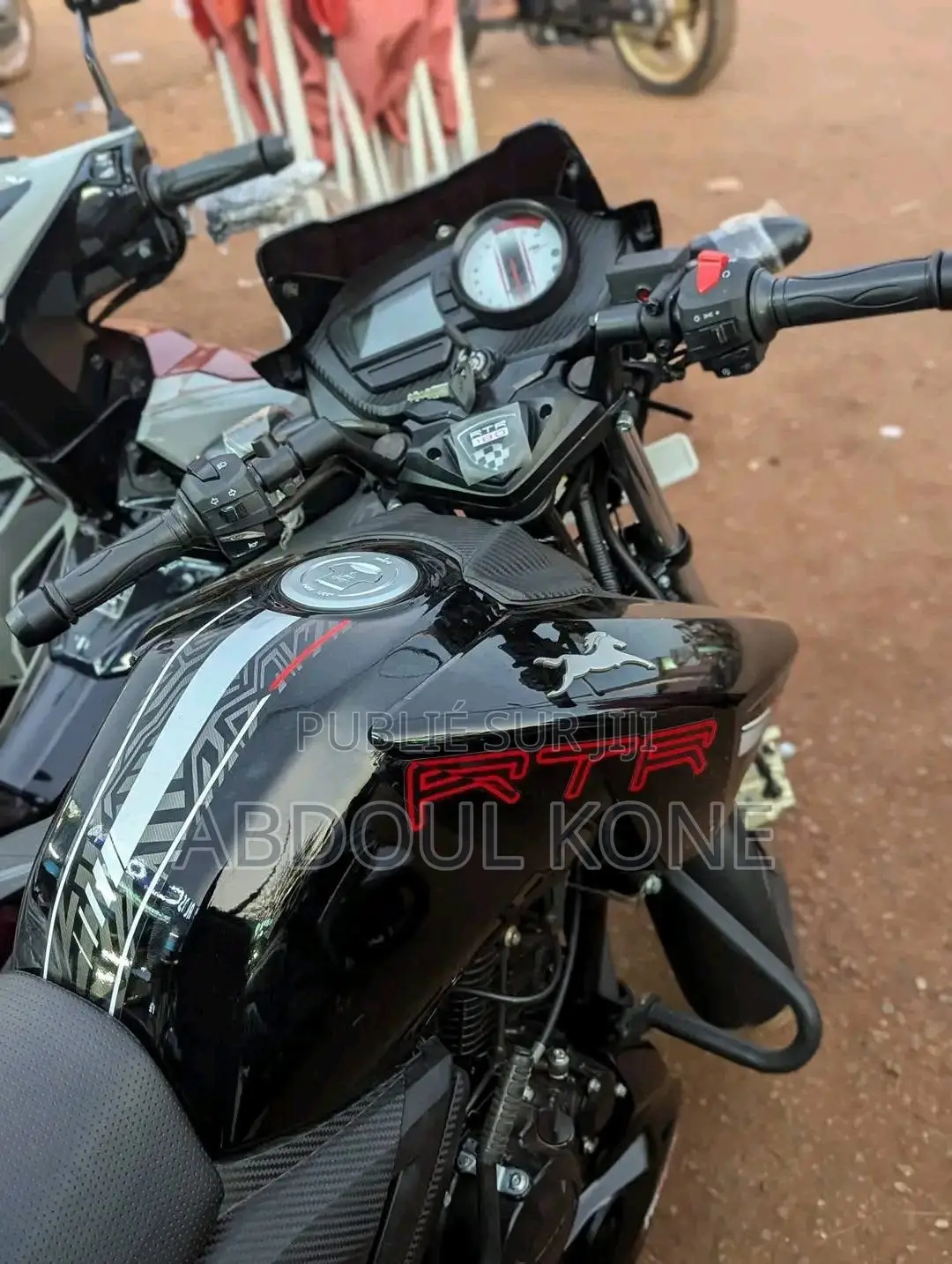 Neuf TVS Apache 180 RTR 2023 Noir