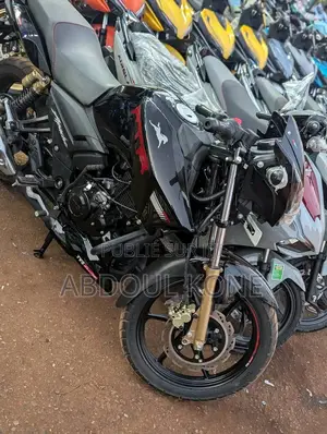 Neuf TVS Apache 180 RTR 2023 Noir