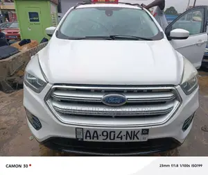 Photo - Ford Escape 2018 Blanc