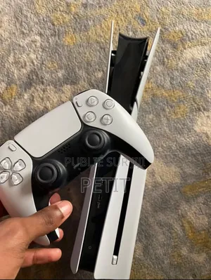 Ps5 Slim Standard Casi Neuf