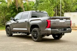 Toyota Tundra Limited Double Cab 6.5' Bed 2024 Gris