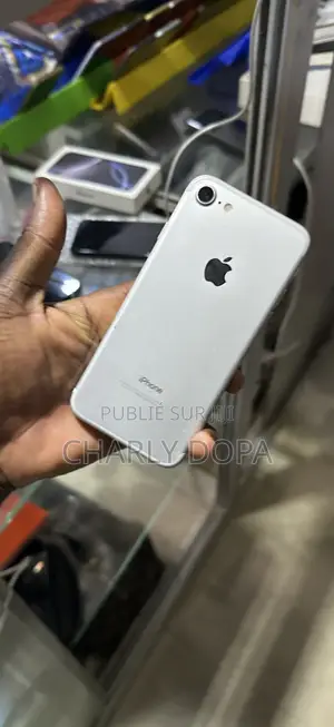 Pomme iPhone 7 32 GB Gris
