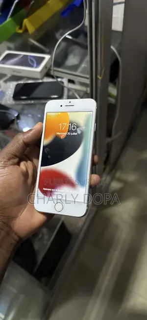 Pomme iPhone 7 32 GB Gris