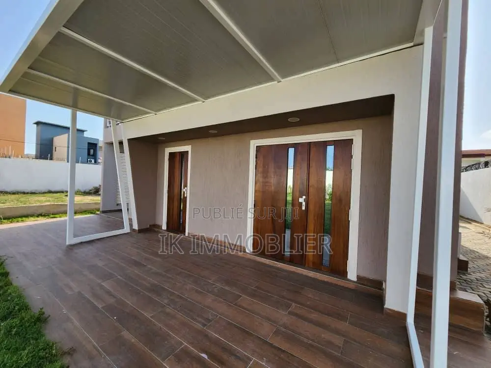 4chbre Duplex dans Ik Immobilier, Grand-Bassam à Vendre