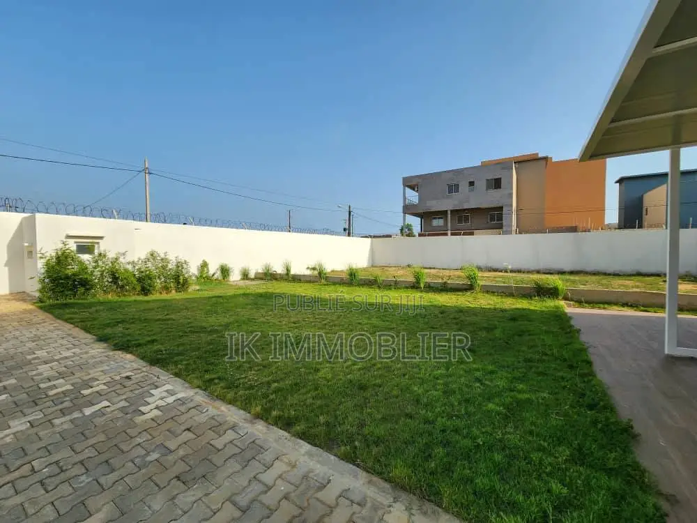 4chbre Duplex dans Ik Immobilier, Grand-Bassam à Vendre