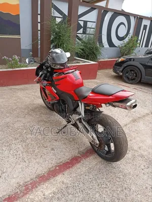 Honda CBR 2022 Rouge