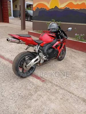 Honda CBR 2022 Rouge