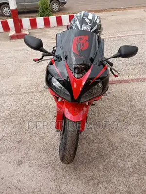 Honda CBR 2022 Rouge