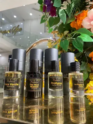 Photo - Essence De Parfum