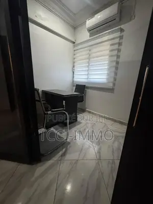 Bureau Meublé À Louer Abatta