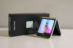 Photo - New Samsung Galaxy Z Flip 5 512 GB Black