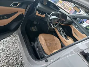 New Changan UNI-K 2.0 Petrol AWD 2024 Gris