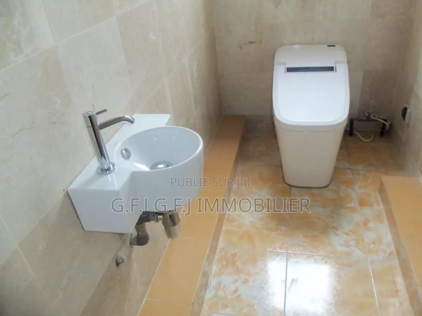 18chbre Duplex dans G.F.J Immobilier, Cocody à Vendre