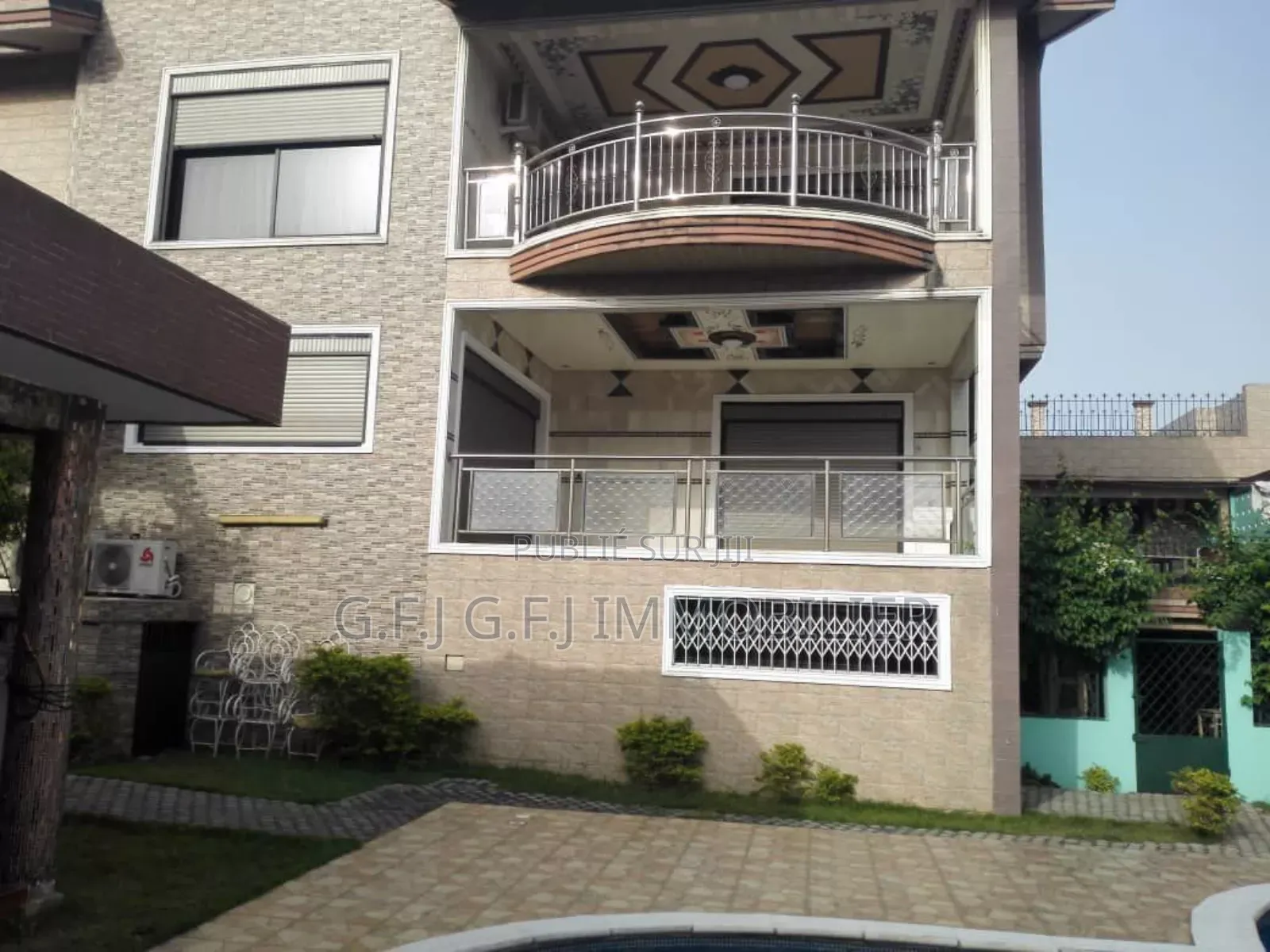 18chbre Duplex dans G.F.J Immobilier, Cocody à Vendre