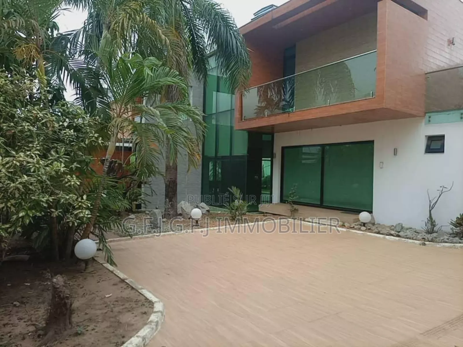 13chbre Duplex dans G.F.J Immobilier, Cocody à Vendre