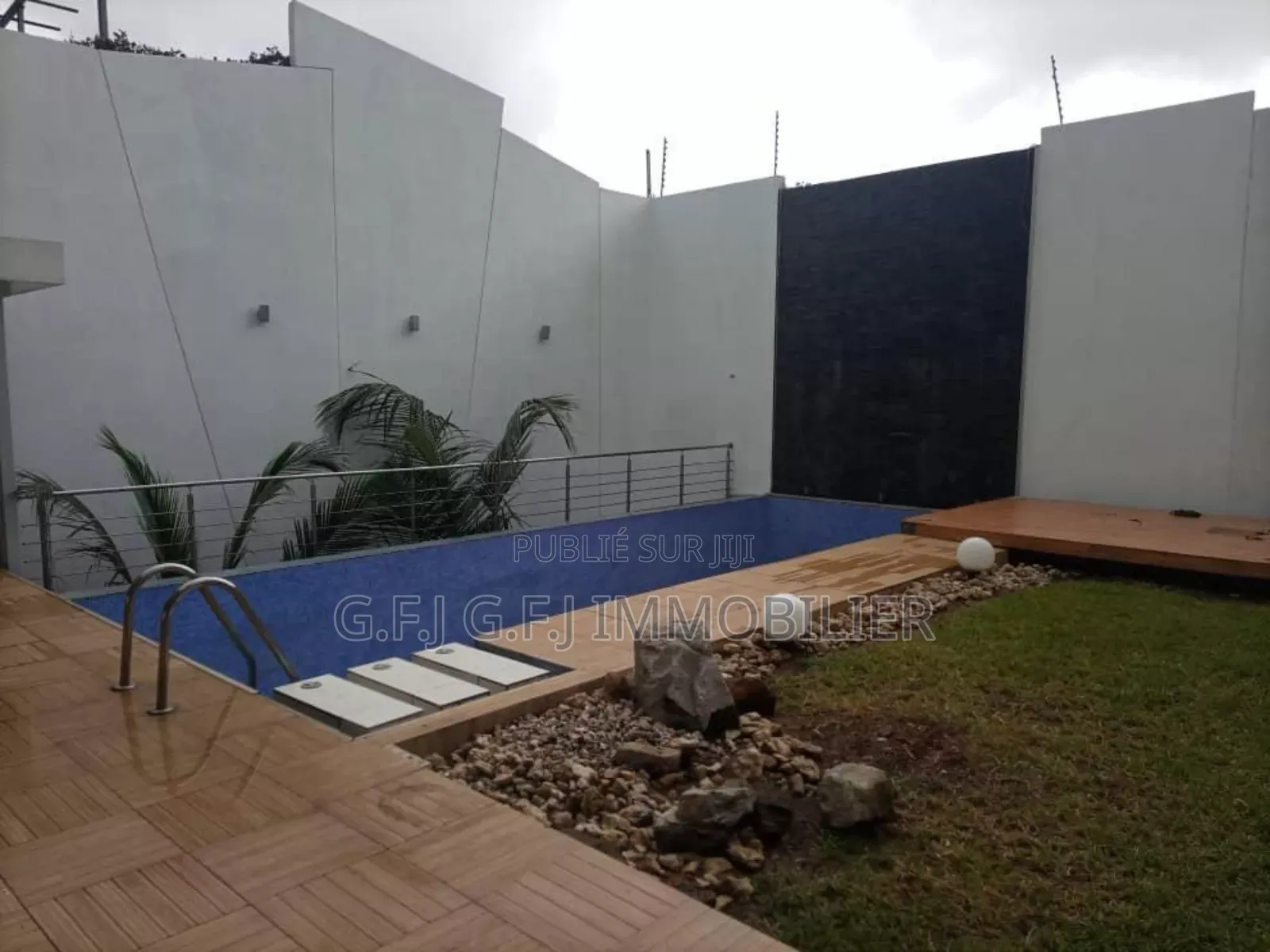 13chbre Duplex dans G.F.J Immobilier, Cocody à Vendre