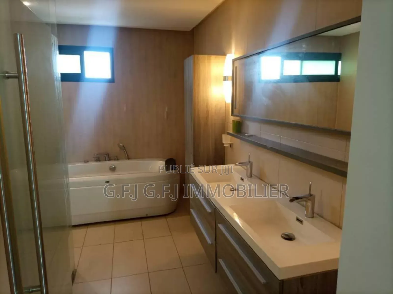 13chbre Duplex dans G.F.J Immobilier, Cocody à Vendre