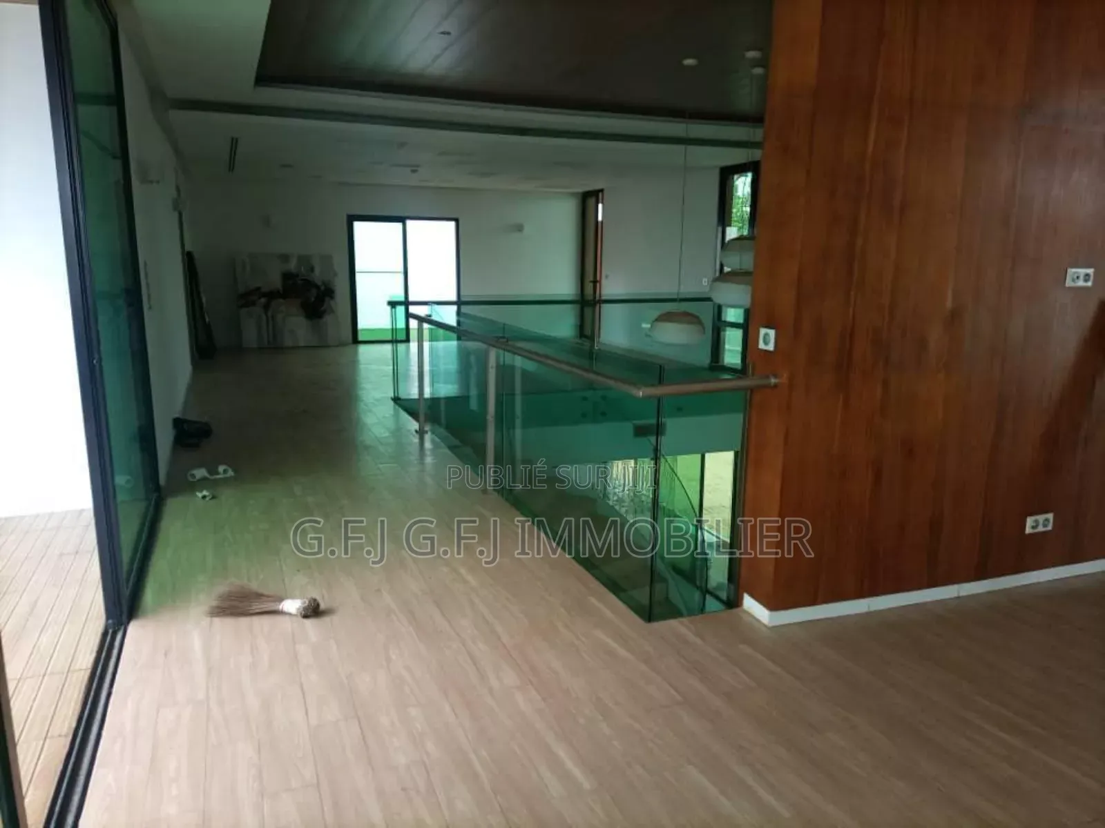 13chbre Duplex dans G.F.J Immobilier, Cocody à Vendre