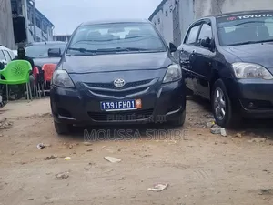 Toyota Yaris 2013 Gris