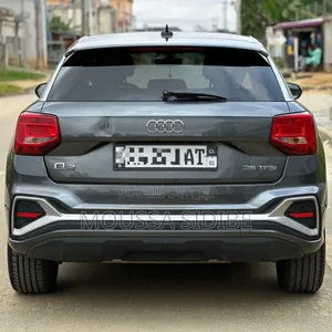 Audi Q2 2022 Gris