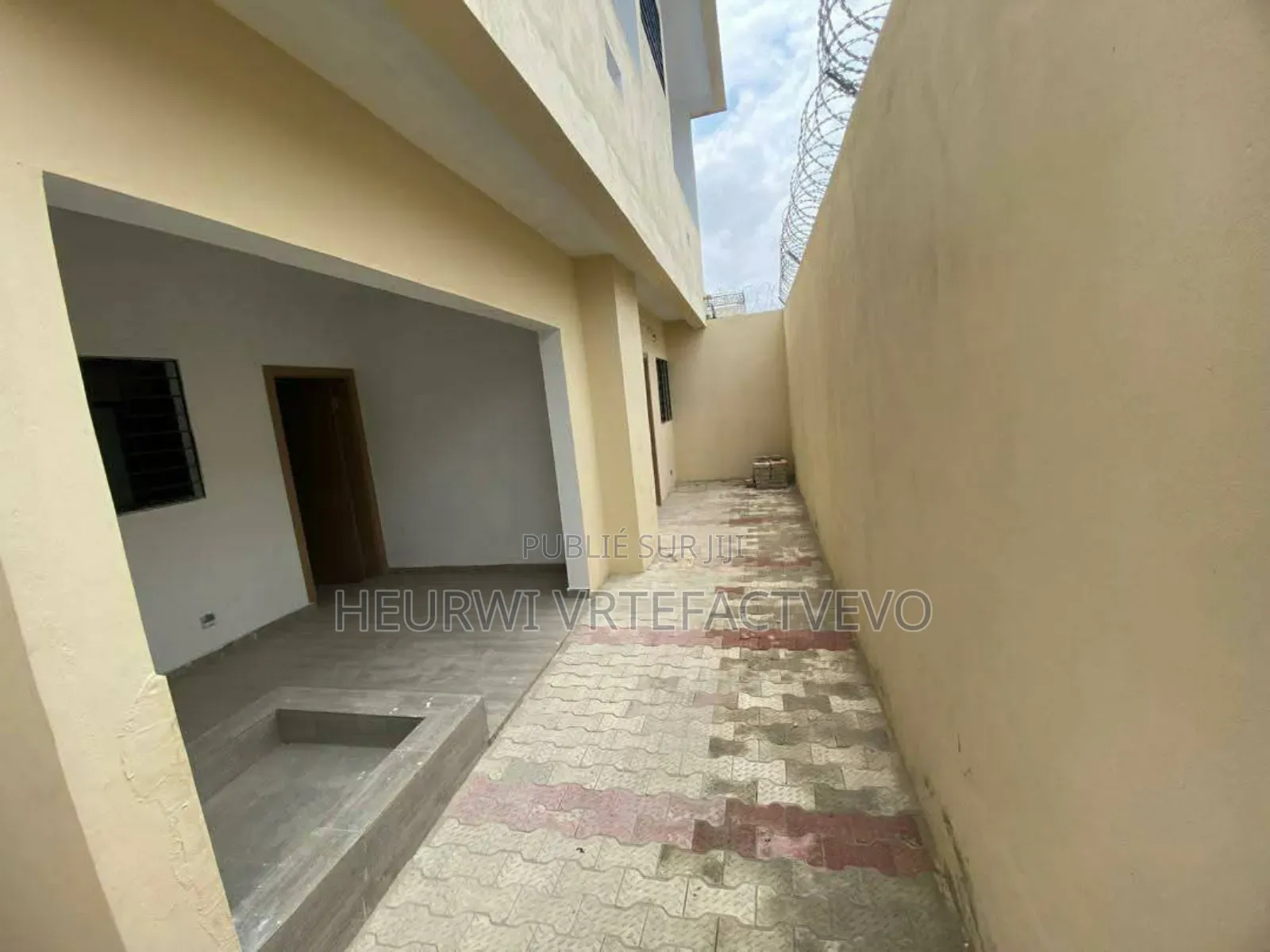 4chbre Duplex dans Bingerville à Vendre