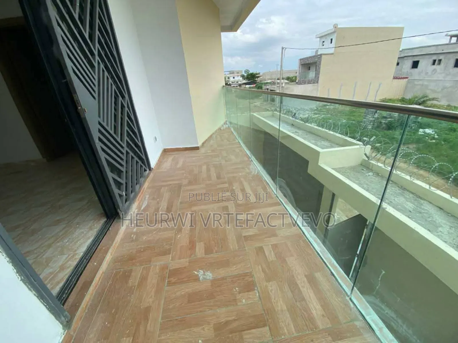 4chbre Duplex dans Bingerville à Vendre