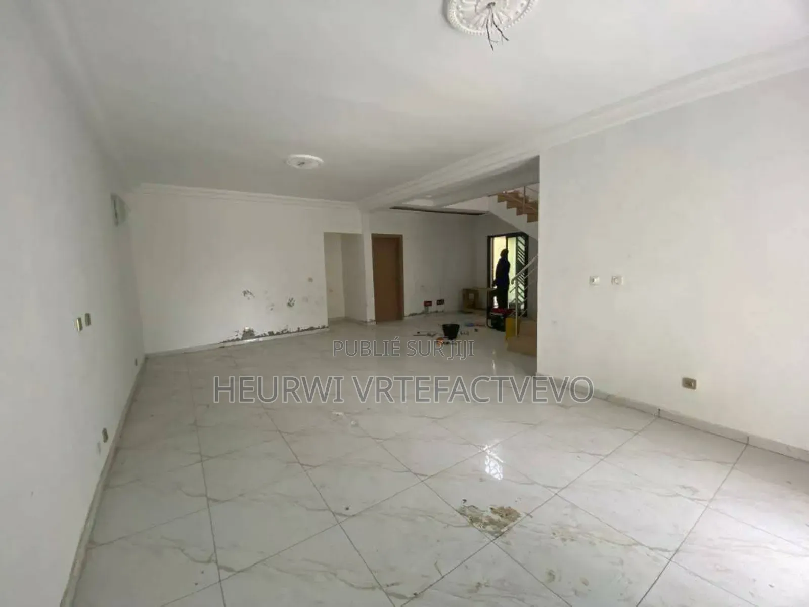 4chbre Duplex dans Bingerville à Vendre