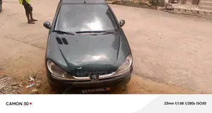 Photo - PEUGEOT 206 2001 Vert