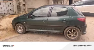 PEUGEOT 206 2001 Vert