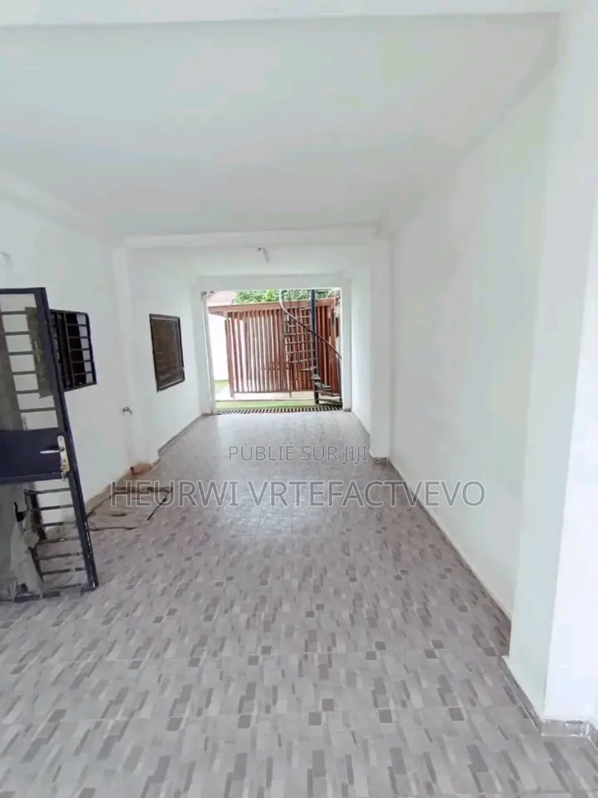 3chbre Villa dans Fer Kessé, Bingerville à Vendre