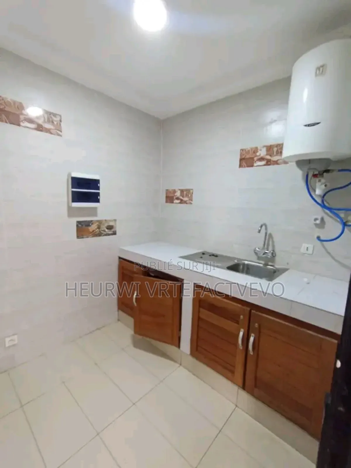 3chbre Villa dans Fer Kessé, Bingerville à Vendre