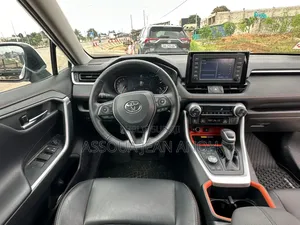 Toyota RAV4 Hybrid 2022 Blanc